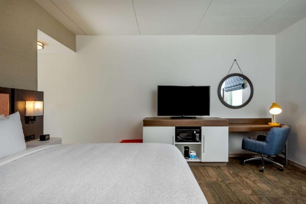 Hampton Inn By Hilton Baltimore Bayview Campus image 22